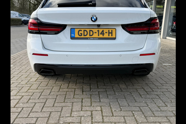 BMW 5 Serie Touring 530e xDrive Executive / Navi / Climate / Camera / Panormadak / Leder / 20"breedset