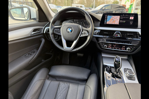 BMW 5 Serie Touring 530e xDrive Executive / Navi / Climate / Camera / Panormadak / Leder / 20"breedset
