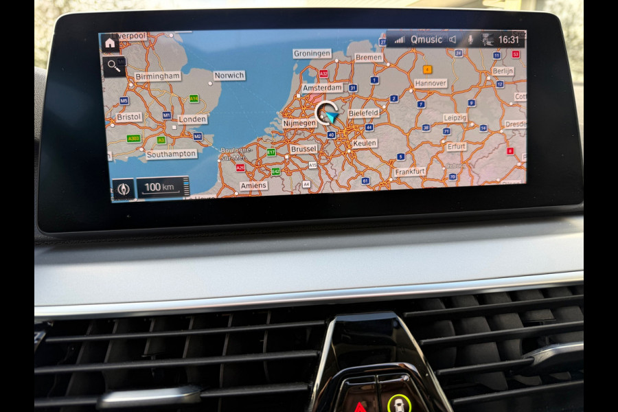 BMW 5 Serie Touring 530e xDrive Executive / Navi / Climate / Camera / Panormadak / Leder / 20"breedset