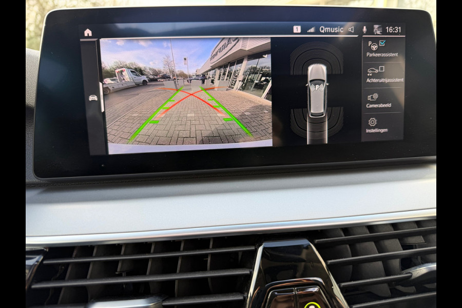 BMW 5 Serie Touring 530e xDrive Executive / Navi / Climate / Camera / Panormadak / Leder / 20"breedset