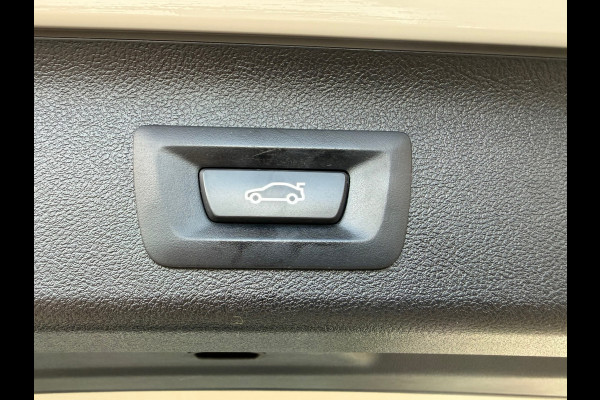 BMW 5 Serie Touring 530e xDrive Executive / Navi / Climate / Camera / Panormadak / Leder / 20"breedset