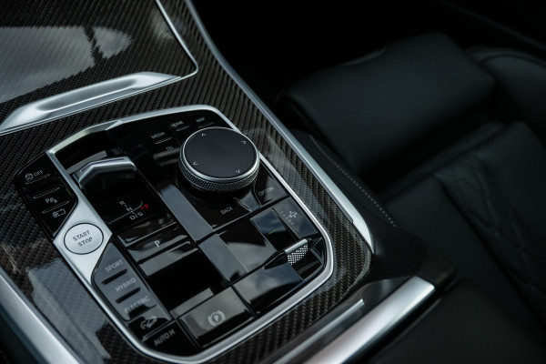 BMW X5 xDrive50e M-Sport Pro M-Seats Sky Individual Lack