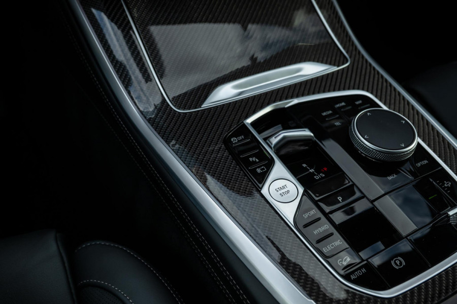 BMW X5 xDrive50e M-Sport Pro M-Seats Sky Individual Lack