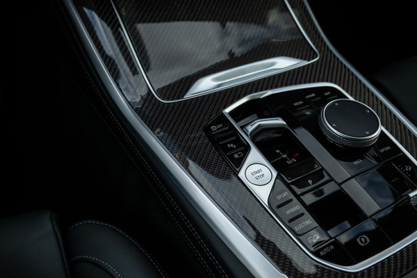 BMW X5 xDrive50e M-Sport Pro M-Seats Sky Individual Lack