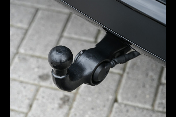 Audi Q5 Sportback 2.0 TFSI e-hybrid quattro S edition Competition | Luchtvering | S-Seats | Trekhaak | Digital Oled | Adaptive Cruise | Tech Plus | 360 Camera | Memory | Ambiance interieur