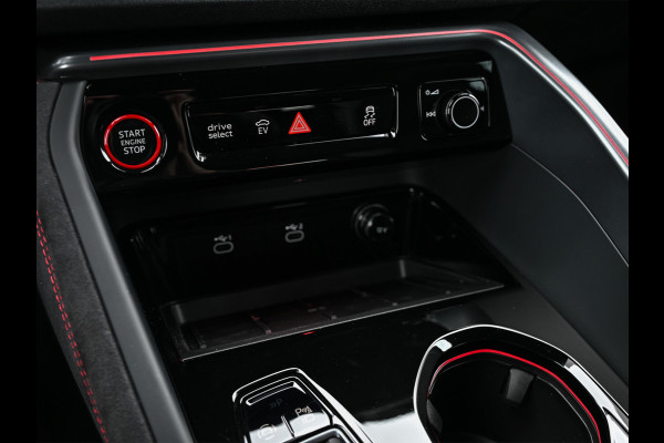 Audi Q5 Sportback 2.0 TFSI e-hybrid quattro S edition Competition | Luchtvering | S-Seats | Trekhaak | Digital Oled | Adaptive Cruise | Tech Plus | 360 Camera | Memory | Ambiance interieur