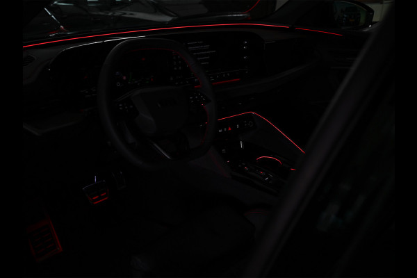 Audi Q5 Sportback 2.0 TFSI e-hybrid quattro S edition Competition | Luchtvering | S-Seats | Trekhaak | Digital Oled | Adaptive Cruise | Tech Plus | 360 Camera | Memory | Ambiance interieur