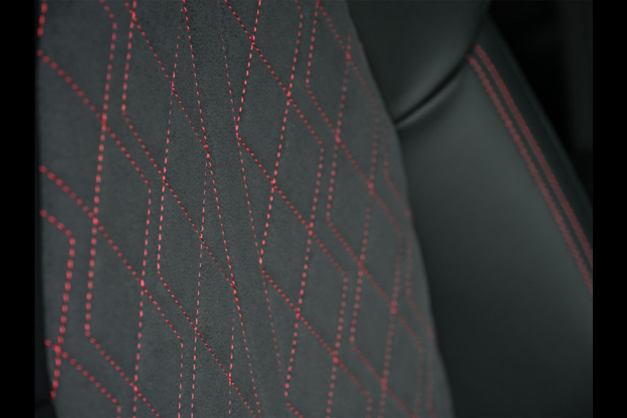 Audi Q5 Sportback 2.0 TFSI e-hybrid quattro S edition Competition | Luchtvering | S-Seats | Trekhaak | Digital Oled | Adaptive Cruise | Tech Plus | 360 Camera | Memory | Ambiance interieur