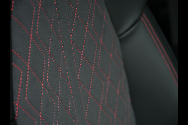 Audi Q5 Sportback 2.0 TFSI e-hybrid quattro S edition Competition | Luchtvering | S-Seats | Trekhaak | Digital Oled | Adaptive Cruise | Tech Plus | 360 Camera | Memory | Ambiance interieur