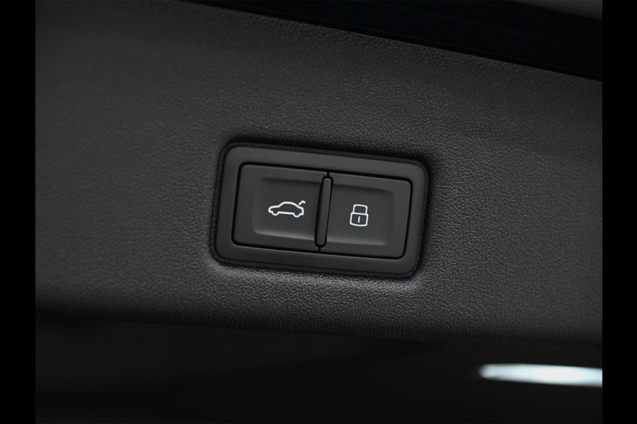 Audi Q5 Sportback 2.0 TFSI e-hybrid quattro S edition Competition | Luchtvering | S-Seats | Trekhaak | Digital Oled | Adaptive Cruise | Tech Plus | 360 Camera | Memory | Ambiance interieur