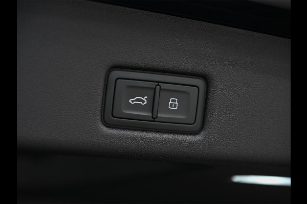 Audi Q5 Sportback 2.0 TFSI e-hybrid quattro S edition Competition | Luchtvering | S-Seats | Trekhaak | Digital Oled | Adaptive Cruise | Tech Plus | 360 Camera | Memory | Ambiance interieur
