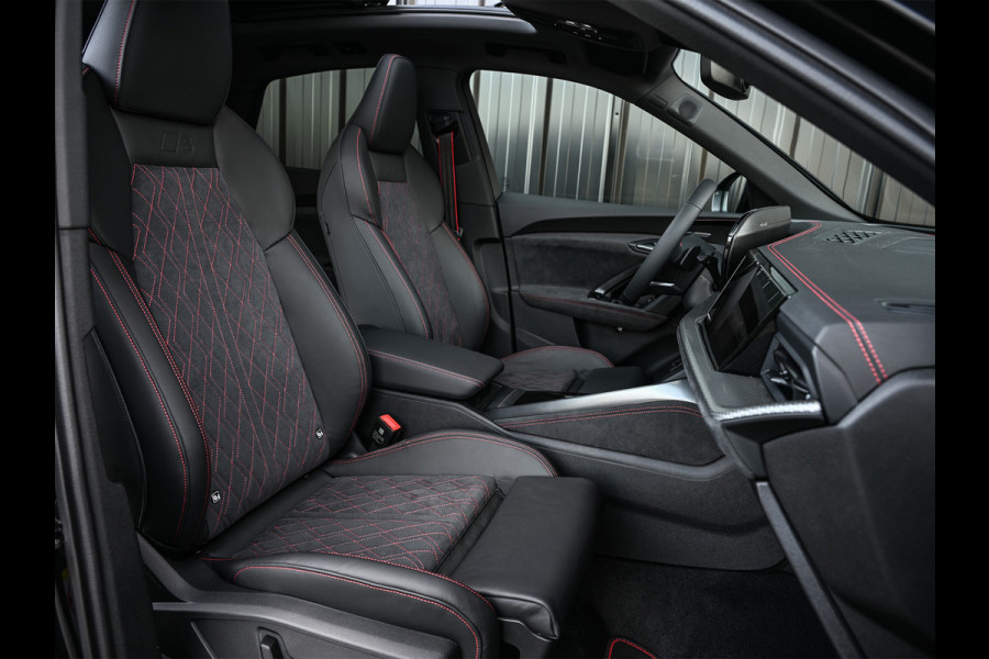 Audi Q5 Sportback 2.0 TFSI e-hybrid quattro S edition Competition | Seats | Panorama dak | B&O Sound | 360 Camera | Head-Up |  Luchtvering | Keyless | Trekhaak | Ambiance interieur
