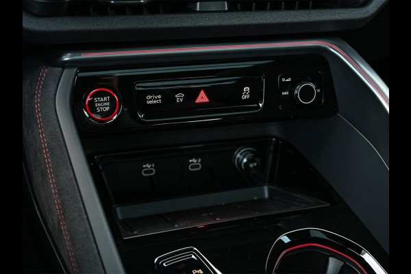 Audi Q5 Sportback 2.0 TFSI e-hybrid quattro S edition Competition | Seats | Panorama dak | B&O Sound | 360 Camera | Head-Up |  Luchtvering | Keyless | Trekhaak | Ambiance interieur