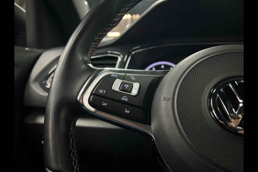 Volkswagen T-Roc 1.5 TSI R-LINE | Pano | Lane | Camera |