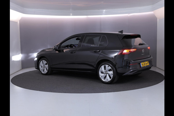 Volkswagen Golf 1.5 eHybrid Life Edition 204 pk Automaat (DSG) | Verlengde garantie | Navigatie | Parkeersensoren (Park assist) | Achteruitrijcamera |