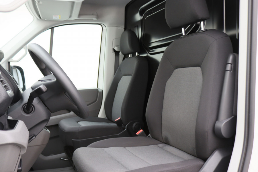 Volkswagen Crafter 35 2.0 TDI DSG 177 PK L3H2 Airco, Camera, ACC, Apple Carplay, Verwarmde Stoelen, LED, Trekhaak