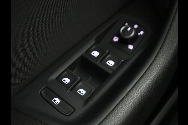 Volkswagen Passat 1.4 TSI PHEV GTE | Stoelverwarming | Adaptive cruise | Carplay | Navigatie | 18'' | Matrix LED | Parkeerhulp | Bluetooth | Plug In