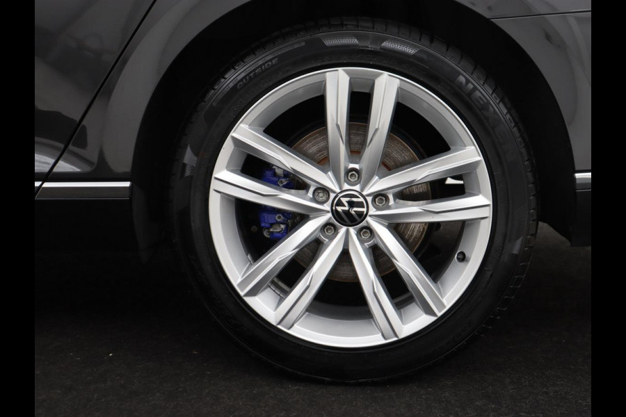 Volkswagen Passat 1.4 TSI PHEV GTE | Stoelverwarming | Adaptive cruise | Carplay | Navigatie | 18'' | Matrix LED | Parkeerhulp | Bluetooth | Plug In