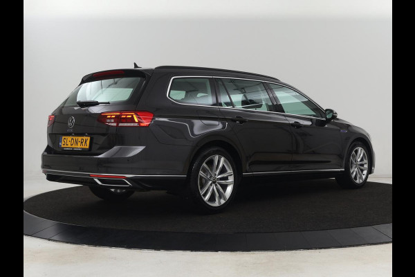 Volkswagen Passat 1.4 TSI PHEV GTE | Stoelverwarming | Adaptive cruise | Carplay | Navigatie | 18'' | Matrix LED | Parkeerhulp | Bluetooth | Plug In