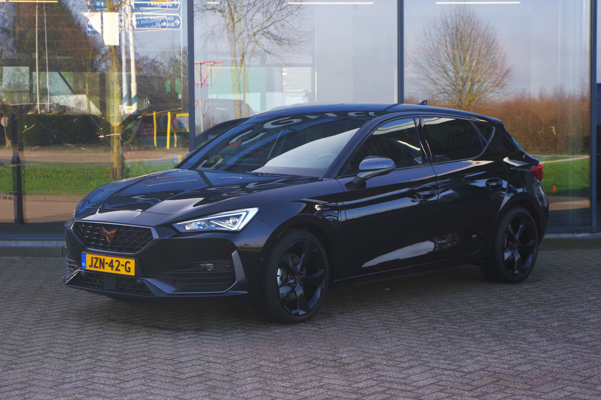 CUPRA Leon Sportstourer 1.4 e-Hybrid 204 PK BNS, Kuipstoelen, Winterpakket, Memory, Camera, Carplay