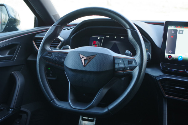 CUPRA Leon Sportstourer 1.4 e-Hybrid 204 PK BNS, Kuipstoelen, Winterpakket, Memory, Camera, Carplay