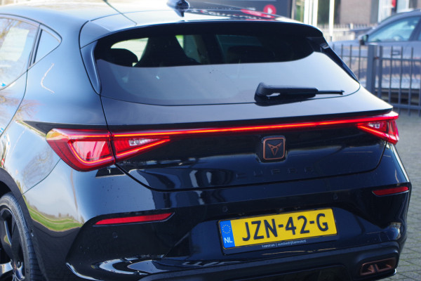 CUPRA Leon Sportstourer 1.4 e-Hybrid 204 PK BNS, Kuipstoelen, Winterpakket, Memory, Camera, Carplay
