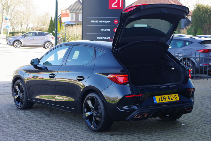 CUPRA Leon Sportstourer 1.4 e-Hybrid 204 PK BNS, Kuipstoelen, Winterpakket, Memory, Camera, Carplay