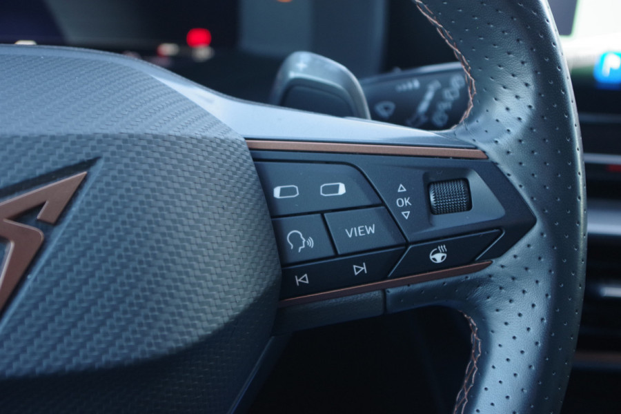 CUPRA Leon Sportstourer 1.4 e-Hybrid 204 PK BNS, Kuipstoelen, Winterpakket, Memory, Camera, Carplay