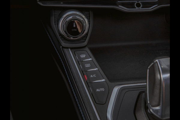 Lynk & Co 01 1.5 Black Edition Panoramadak|Camera|ACC|Stoelverwarming|Navi|Carplay