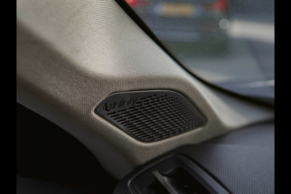 Lynk & Co 01 1.5 Black Edition Panoramadak|Camera|ACC|Stoelverwarming|Navi|Carplay