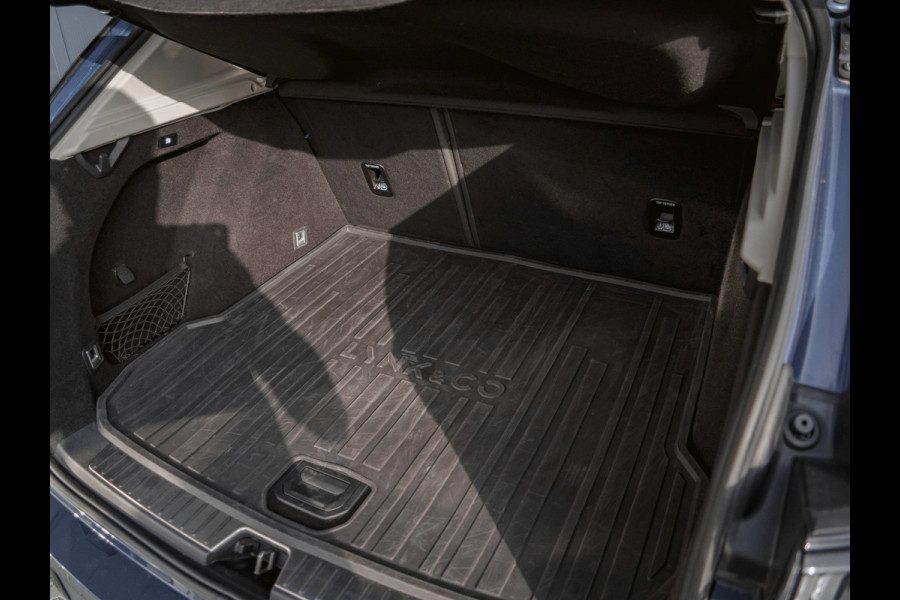 Lynk & Co 01 1.5 Black Edition Panoramadak|Camera|ACC|Stoelverwarming|Navi|Carplay