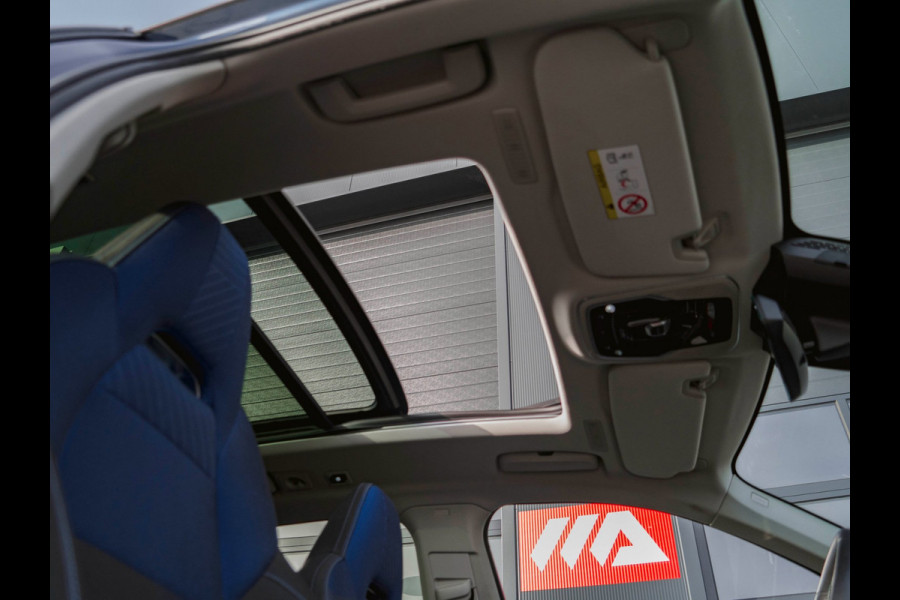 Lynk & Co 01 1.5 Black Edition Panoramadak|Camera|ACC|Stoelverwarming|Navi|Carplay