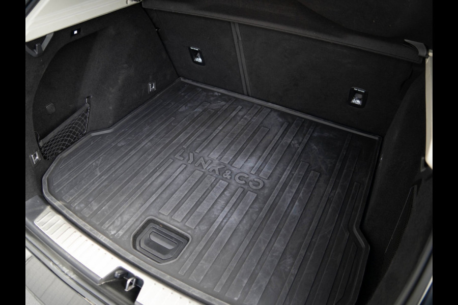 Lynk & Co 01 1.5 Black Edition Panoramadak|Camera|ACC|Stoelverwarming|Navi|Carplay