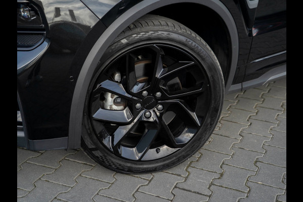 Lynk & Co 01 1.5 Black Edition Panoramadak|Camera|ACC|Stoelverwarming|Navi|Carplay