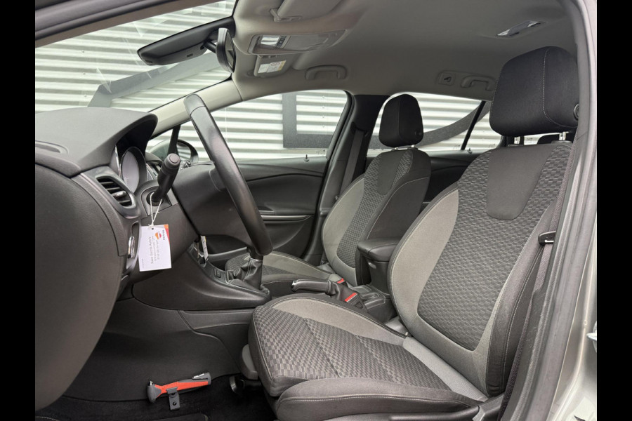 Opel Astra Sports Tourer 1.2 Business Edition 2e Eigenaar,Apple Carplay,Airco,Camera,Cruise,PDC,Trekhaak,N.A.P,APK tot 07-2026