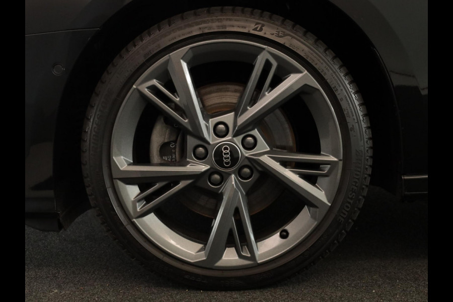 Audi A3 Sportback 40 TFSI e S-Line 204 pk S-tronic | SOH 99% | Private lease vanaf €603,- | Panoramadak | Parkeersensoren (Park assist) | Achteruitrijcamera | Stoelverwarming | S-Line exterieur |