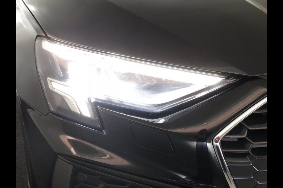 Audi A3 Sportback 40 TFSI e S-Line 204 pk S-tronic | SOH 99% | Private lease vanaf €603,- | Panoramadak | Parkeersensoren (Park assist) | Achteruitrijcamera | Stoelverwarming | S-Line exterieur |