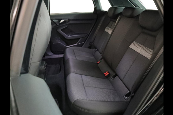 Audi A3 Sportback 40 TFSI e S-Line 204 pk S-tronic | SOH 99% | Private lease vanaf €603,- | Panoramadak | Parkeersensoren (Park assist) | Achteruitrijcamera | Stoelverwarming | S-Line exterieur |