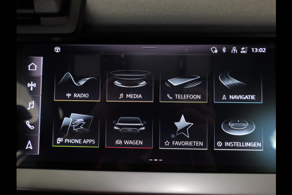 Audi A3 Sportback 30 TFSI S edition 110 pk S-tronic | Navigatie | Panoramadak | Parkeersensoren (Park assist) | S-Line |