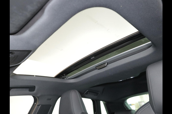 Audi A3 Sportback 30 TFSI S edition 110 pk S-tronic | Navigatie | Panoramadak | Parkeersensoren (Park assist) | S-Line |