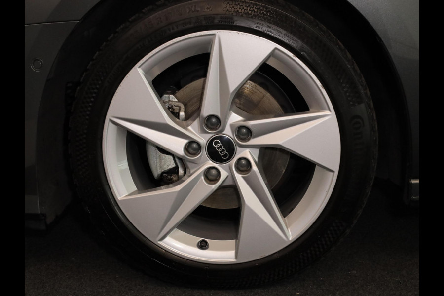 Audi A3 Sportback 30 TFSI S edition 110 pk S-tronic | Navigatie | Panoramadak | Parkeersensoren (Park assist) | S-Line |