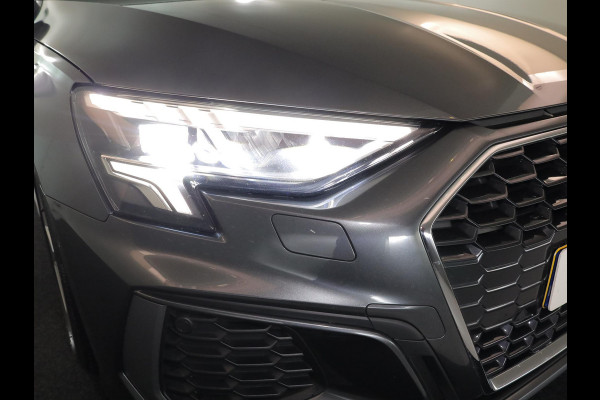 Audi A3 Sportback 30 TFSI S edition 110 pk S-tronic | Navigatie | Panoramadak | Parkeersensoren (Park assist) | S-Line |