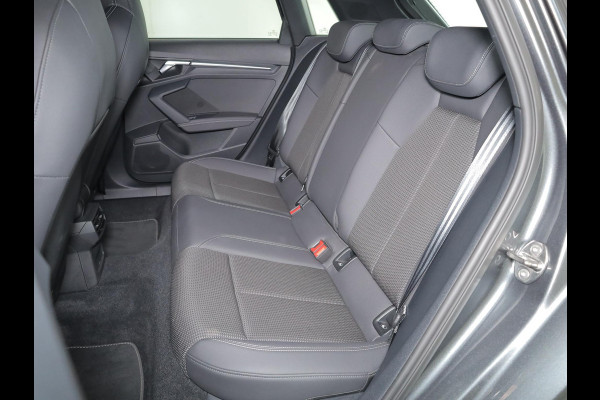 Audi A3 Sportback 30 TFSI S edition 110 pk S-tronic | Navigatie | Panoramadak | Parkeersensoren (Park assist) | S-Line |