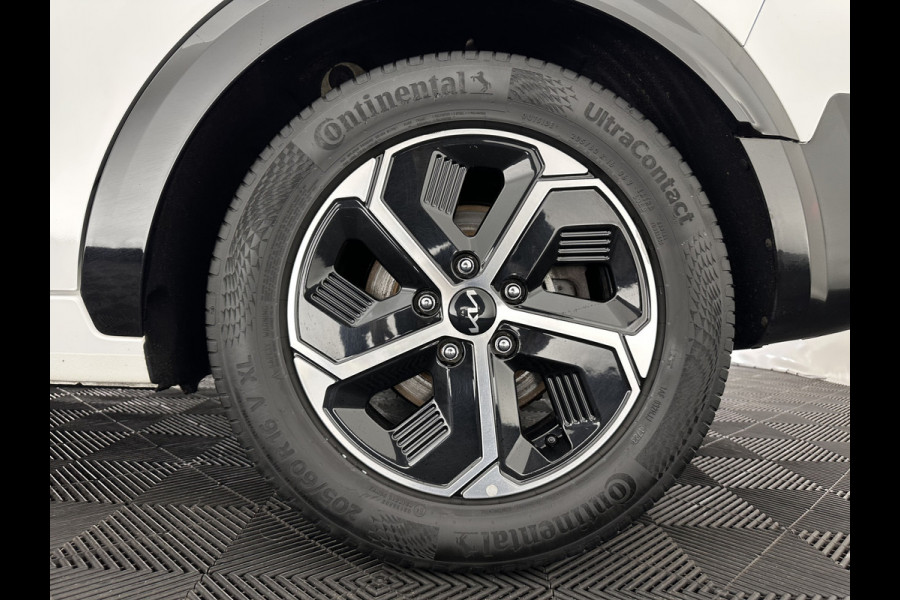 Kia Niro 1.6 GDi Hybrid Dynamic Plus Line (INCL-BTW) Aut. *PANO | HEAD-UP | LEATHER | DIGI-COCKPIT | NAVI-FULLMAP | DAB | ADAPTIVE-CRUISE | CAMERA | HEATED-COMFORTSEATS | KEYLESS | PRIVACYGLASS | SHIFTPADDLES | CARPLAY | TOWBAR | 16"