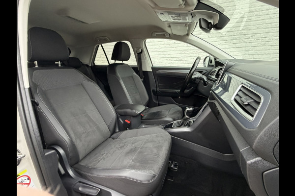 Volkswagen T-Roc 1.5 TSI Automaat Pdc V+A Carplay Clima Stoelverwarming Full Led Cruise