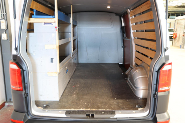 Volkswagen Transporter 2.0 TDI L2H1 LANG DSG AUTOMAAT NAVI Highline
