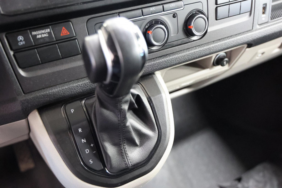 Volkswagen Transporter 2.0 TDI L2H1 LANG DSG AUTOMAAT NAVI Highline