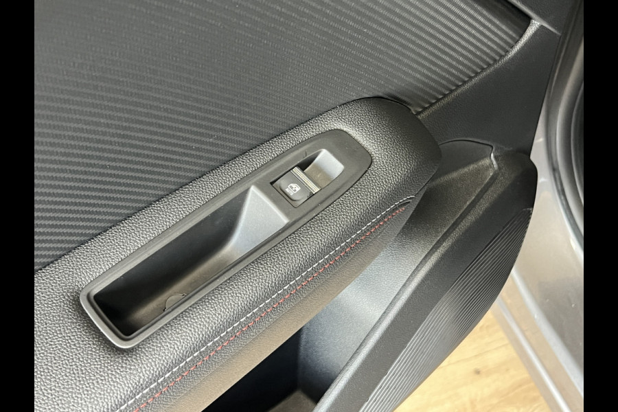 Renault Captur 1.3 TCe 160 R.S. Line | VERKOCHT! Groot Navi | Pano | Stoel, stuur & voorruitverwarming | Camera | 100% Renault Dealer onderhouden!