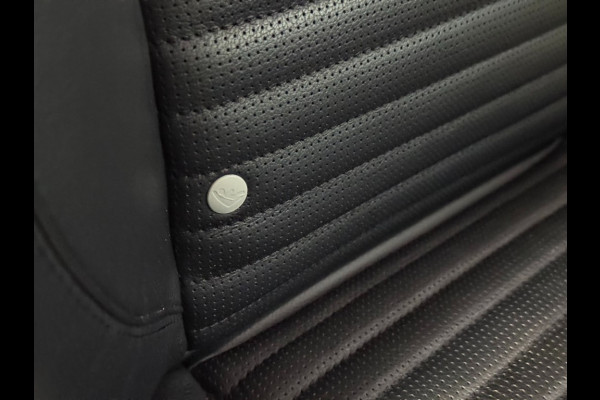 Land Rover Discovery Sport P300e S Black Pack stuur/stoel verw/360° camera trekhaak