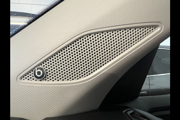 Volkswagen T-Cross 1.5 TSI 150 DSG Style | Navi | Beats | ACC | Camera | 18" | Carplay | Trekhaak | 100% VW Dealer Onderhouden!